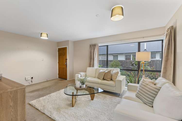 44 Stanton Crescent_1