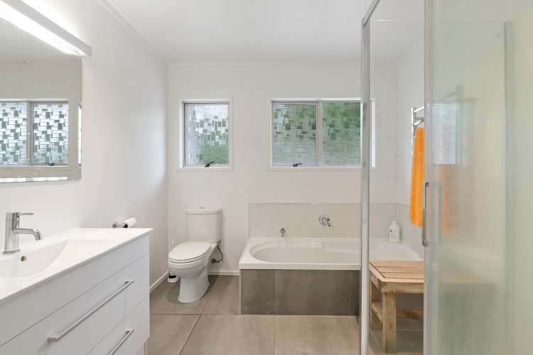 33 Squirrel Lane Browns Bay_19