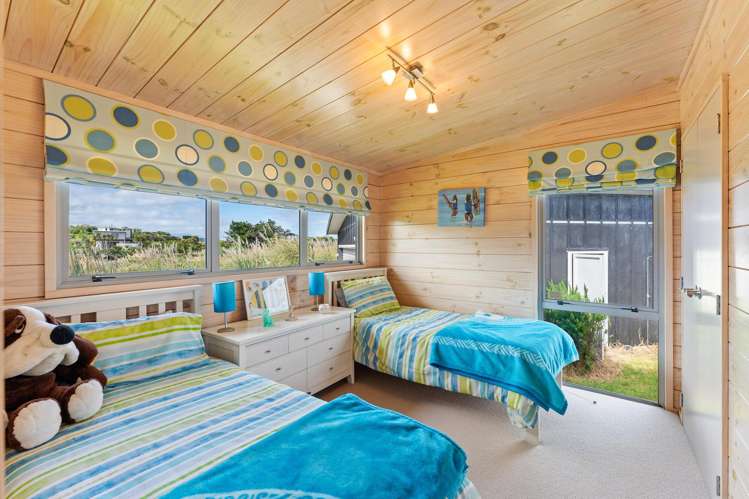 32 Reay Mackay Grove Waikawa Beach_14