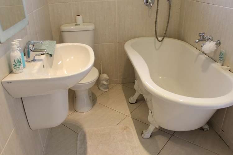 7 Momorangi Crescent Redwood_4