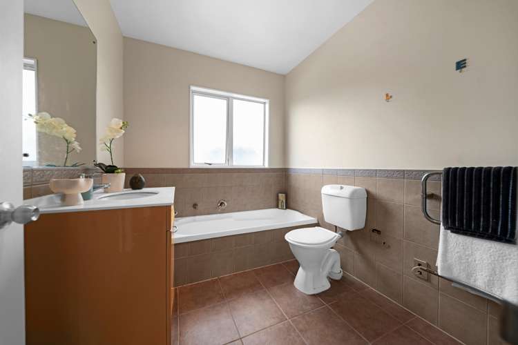 32 Maypark Crescent Flat Bush_16