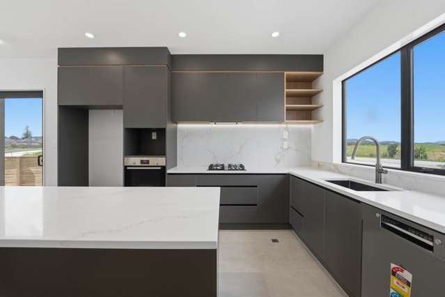 Unit 9/81 Otuwairoa Esplanade Papakura_4