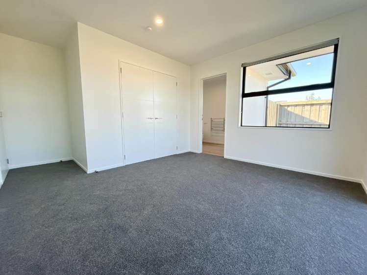 44 Lennon Drive 11103_10