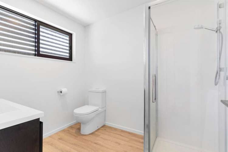 9/10 Hutchinsons Road Bucklands Beach_7