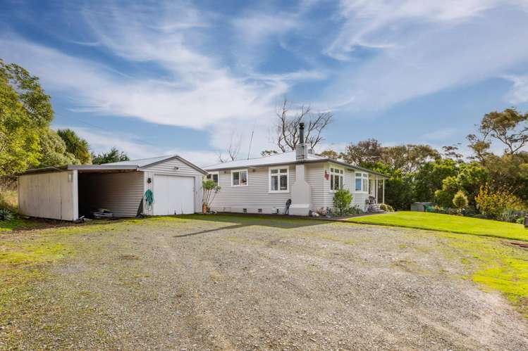 711 Blackhead Road Porangahau_19