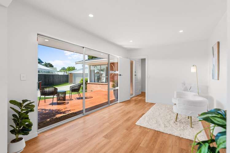 6 Larkhill Place Russley_9