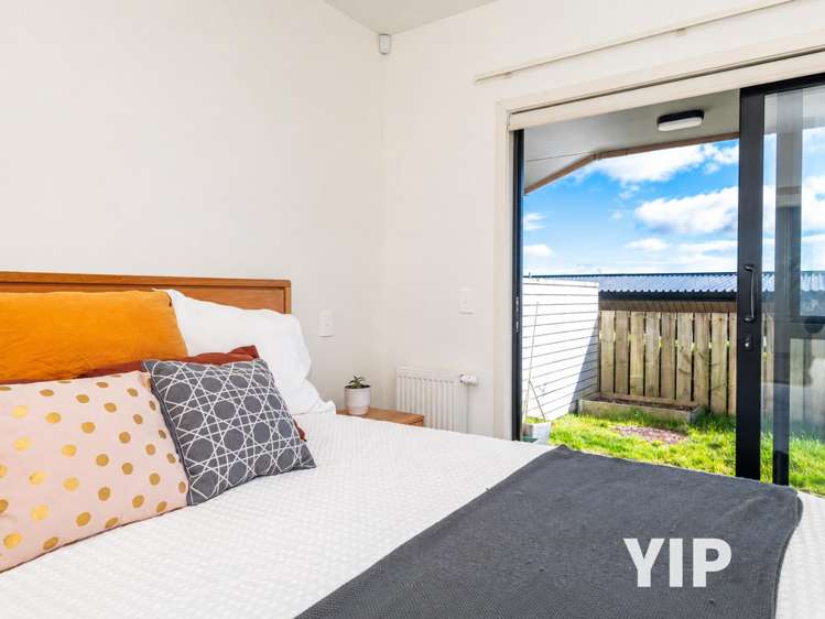 28 Red Beech Avenue Woodridge_8