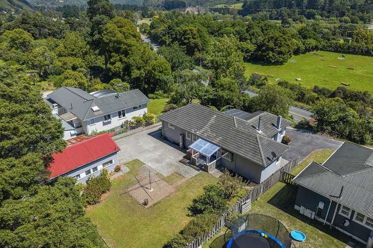 710 Main Road North Te Marua_25