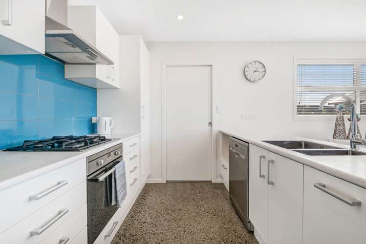 8a Beach Road Manly_10