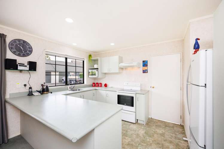 8/63 North Street Palmerston North Central_5