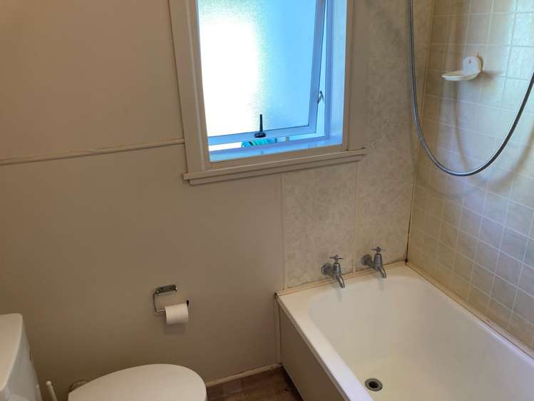 2/48 Waitangi Street Gisborne_9