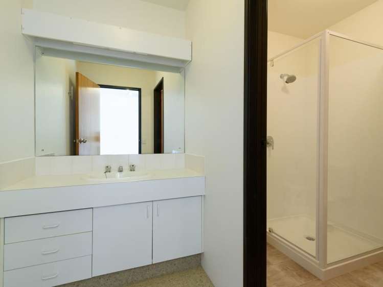 16 Tamahine Street Maupuia_19