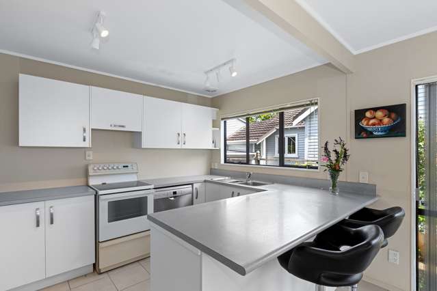 2/66 Shackleton Road Mount Eden_1