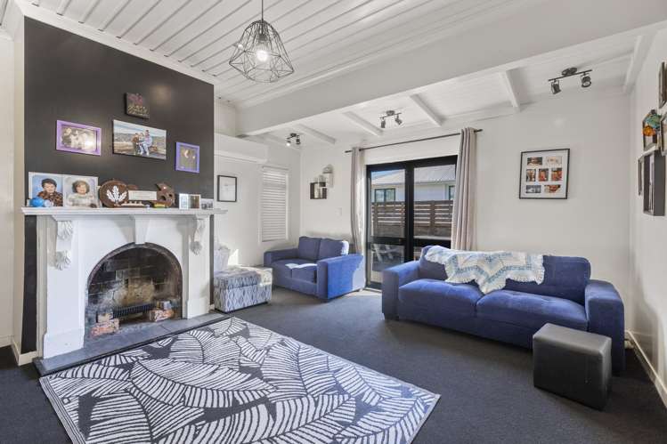 2 Warre Street Waitara_6