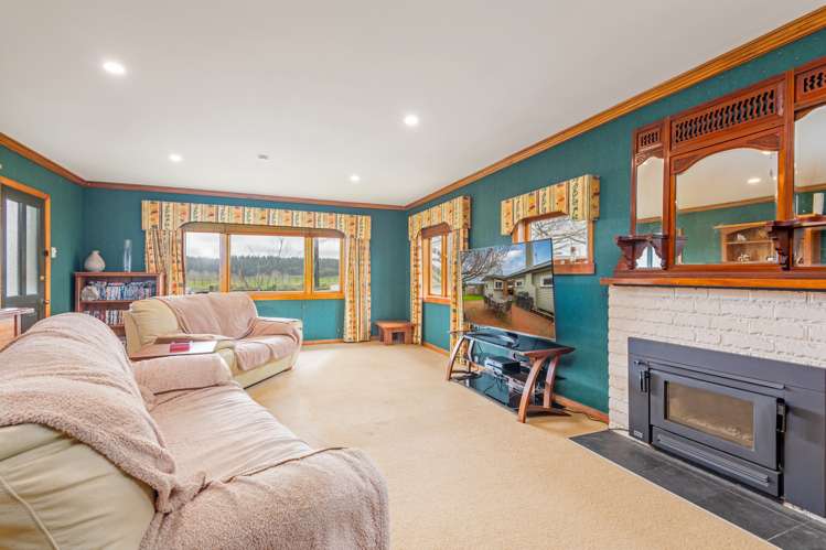 1911 Makino Road Halcombe_28