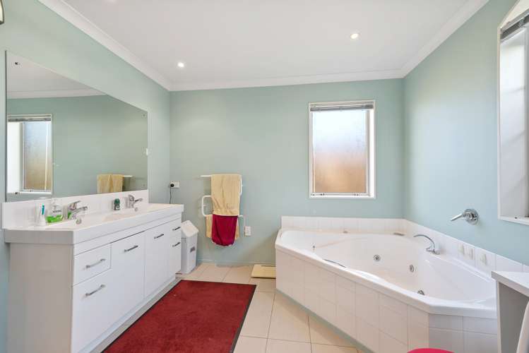 11 Roussel Place Springlands_13