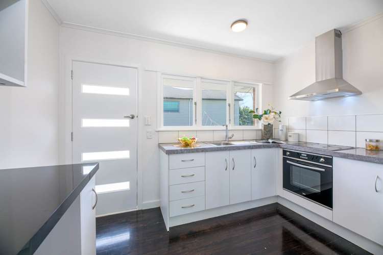 2/58a Taharoto Road Takapuna_7