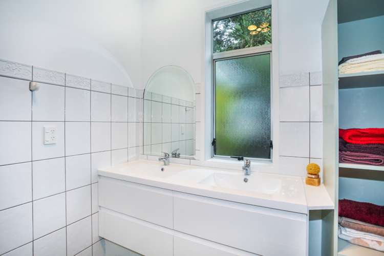 57 Kitchener Road Waiuku_14