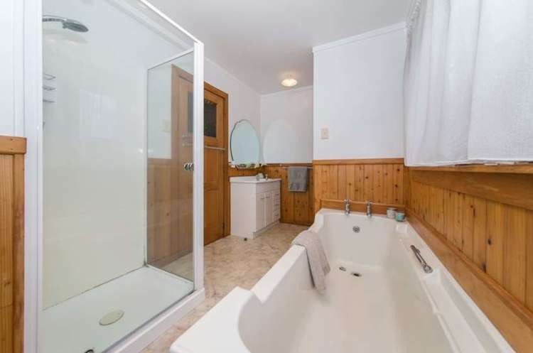 Titirangi Road Titirangi_15