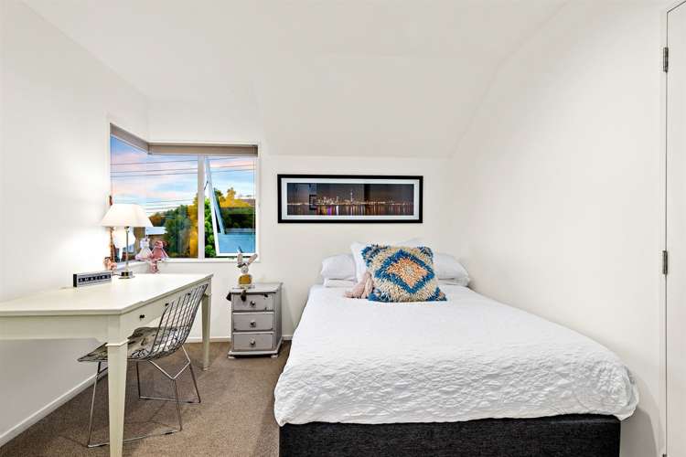 2/35 East Coast Road Milford_14