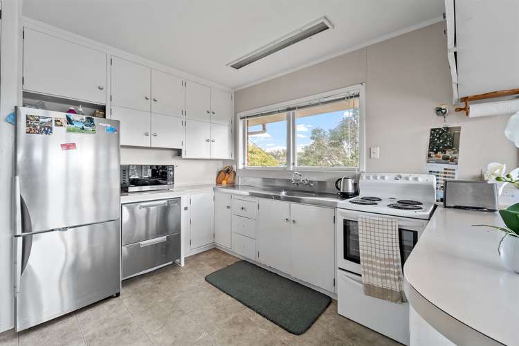 491 Beach Road Murrays Bay_17