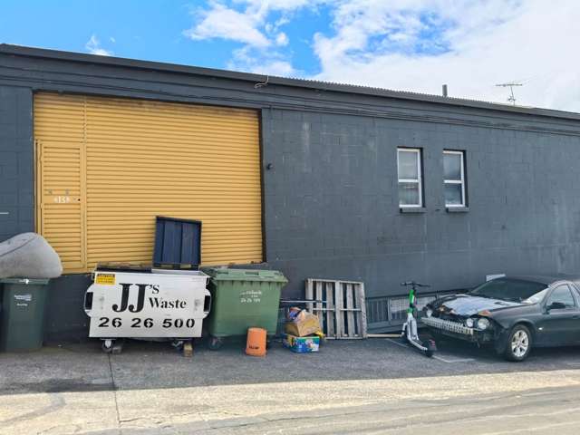 AFFORDABLE NEW LYNN WAREHOUSE