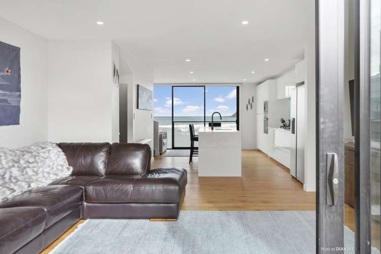 8b Lyall Parade Lyall Bay_4