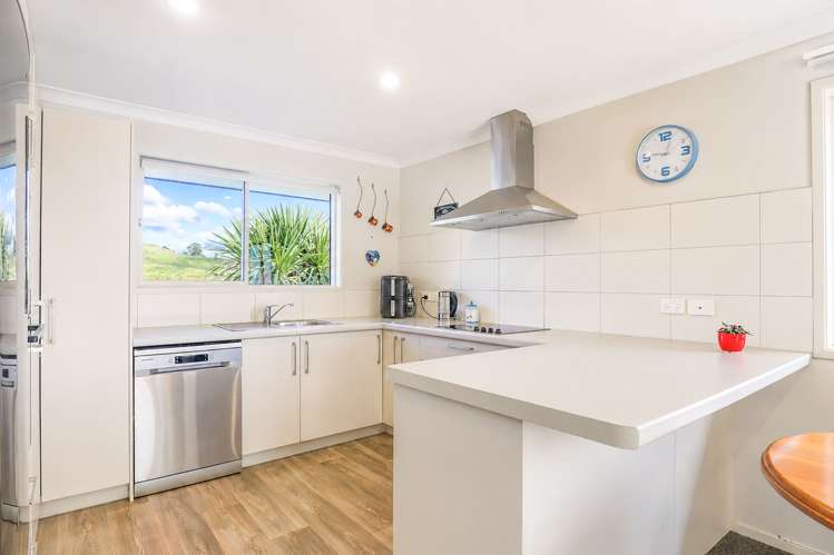157 Ballintoy Park Drive Welcome Bay_18