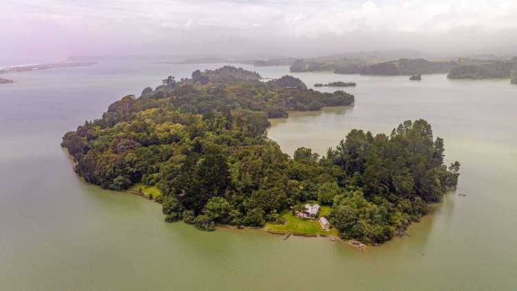 1 Ohakana Is Whakatane Surrounds_24