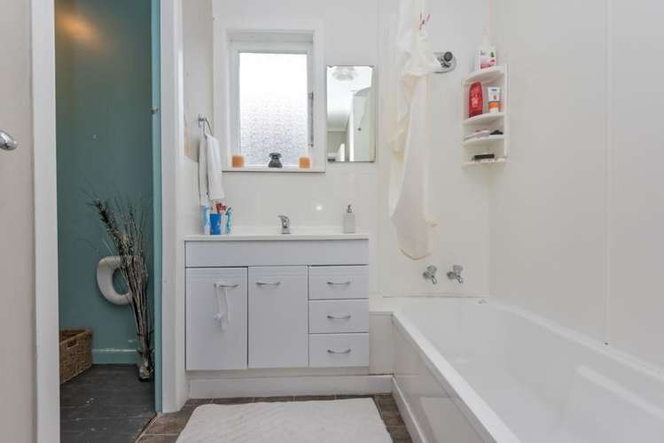 70 Gardner Avenue New Lynn_5