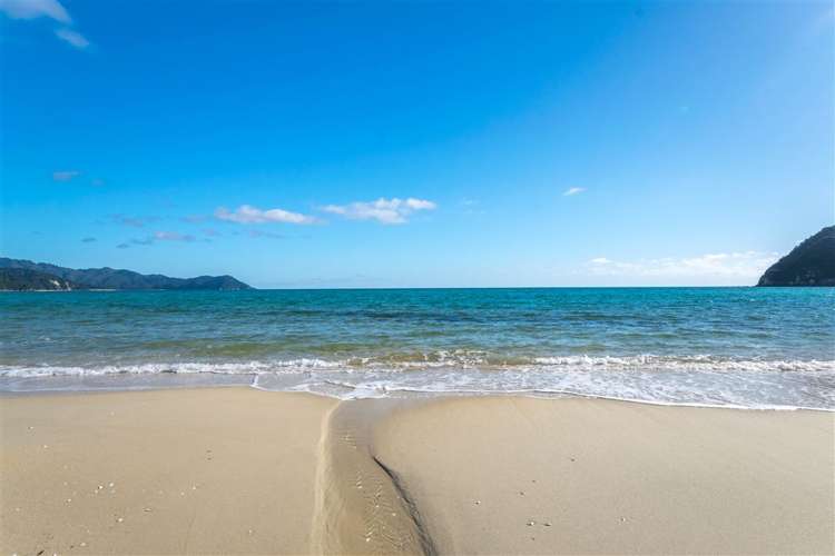 29 Awaroa Inlet Awaroa Bay_19