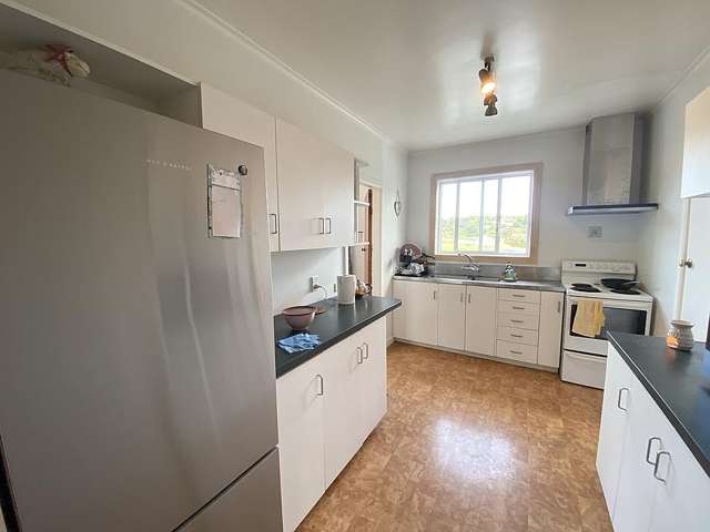 12 Norman Road Titirangi_4