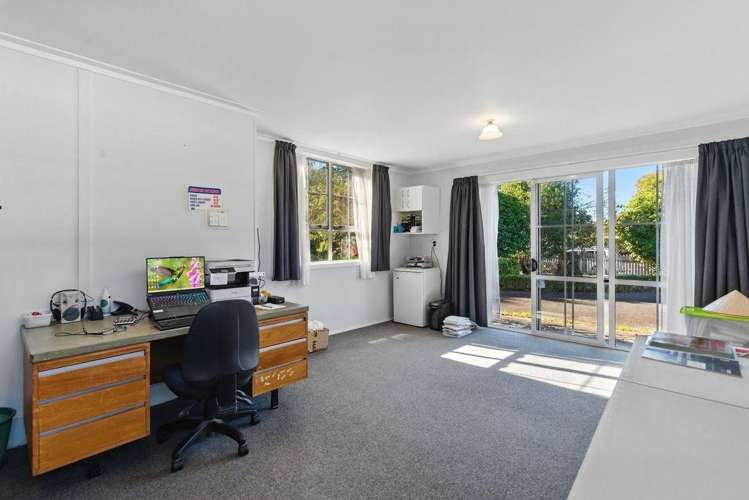 229 Shakespeare Street 11373_18