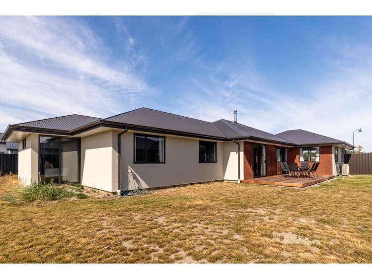 27 Lakeland Avenue Twizel_26