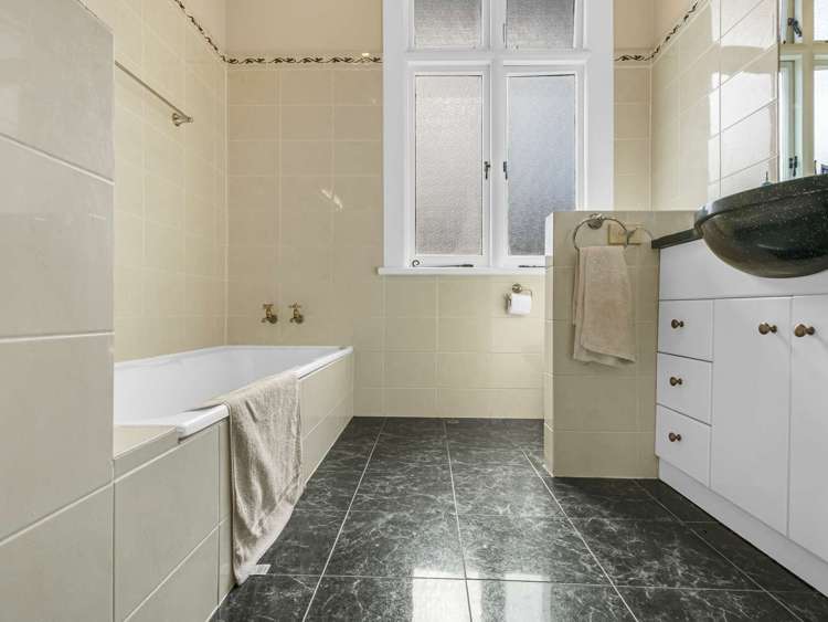 89 Georges Drive Napier South_19