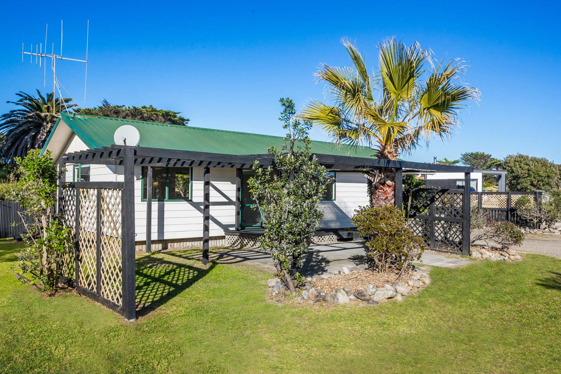 16b Karaka Street Otaki Beach_0