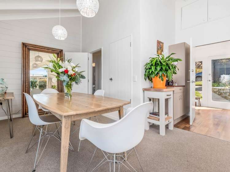 65 Wynyard Crescent Fernhill/Sunshine Bay_9