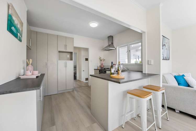 67 Golf Road New Lynn_7