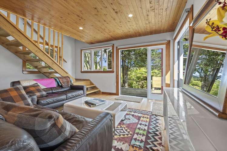 33d Landing Road Titirangi_9