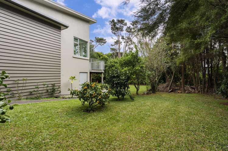 10 Thomas Hunter Lane Greenhithe_21