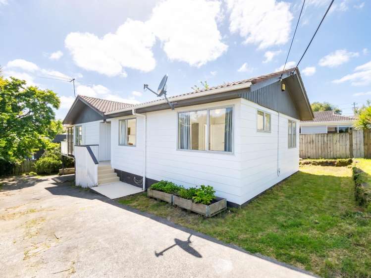 22 Parrs Cross Road_0