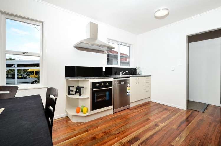 11 Woodford Avenue Henderson_2