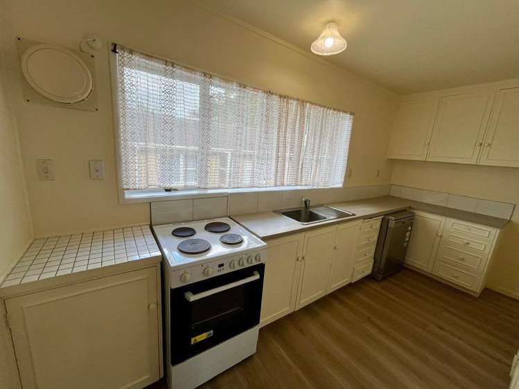 2/105 Landscape Road Mount Eden_5