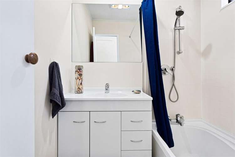 13 Scoresby Street Opua_20