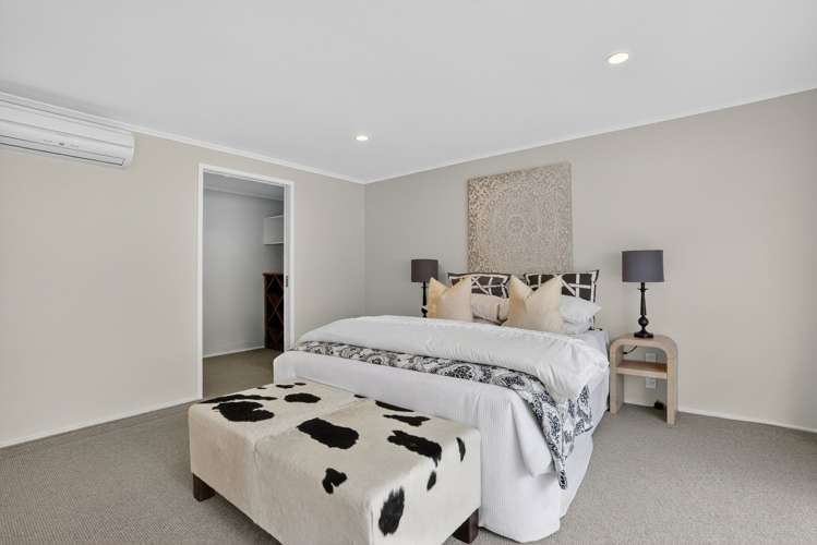 2/33 Gulf View Road Murrays Bay_16