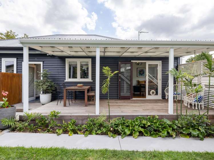 8 Naylor Street Hamilton East_1