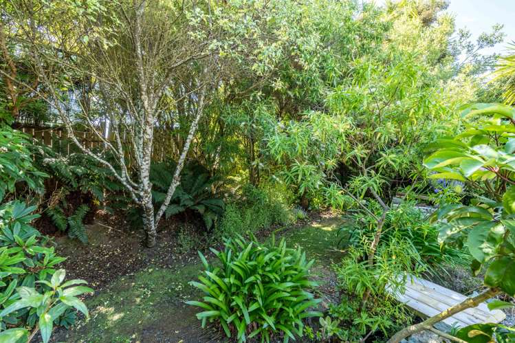 8 Violet Street Riverton_18