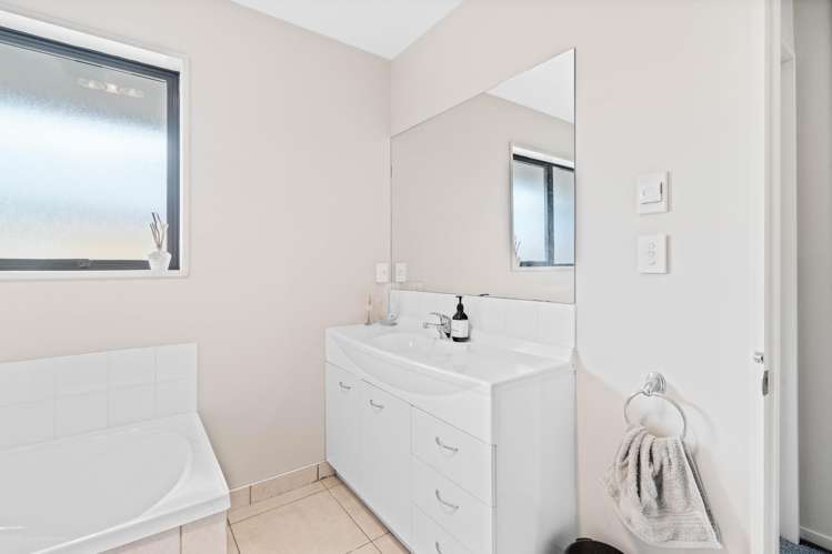 60 Kinsella Crescent Aidanfield_19