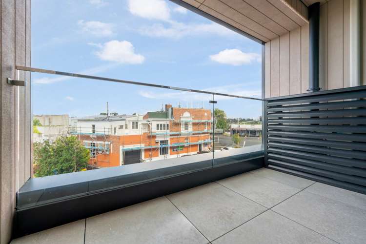 211/8 Meadowbank Road_5
