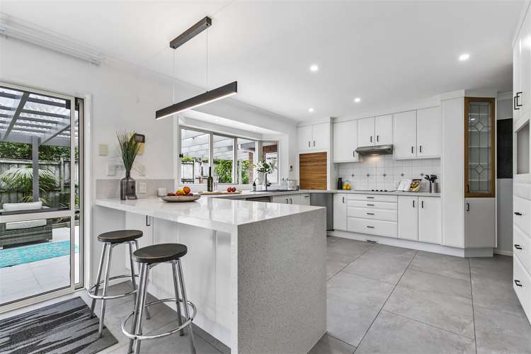 6 Canonbie Place East Tamaki Heights_19